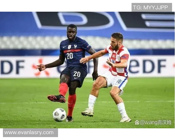 勒诺尔芒在法国中卫位置上的表现与未来发展潜力分析