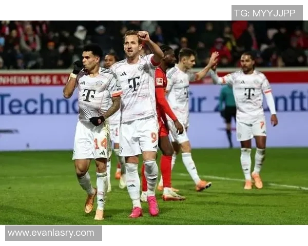 拜仁大胜多特扩大领先,德甲冠军路漫漫 拜仁大胜多特扩大领先,德甲冠军路漫漫