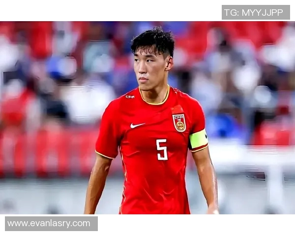 朱辰杰引领上海申花奋勇拼搏展现青春力量与团队精神 朱辰杰引领上海申花奋勇拼搏展现青春力量与团队精神