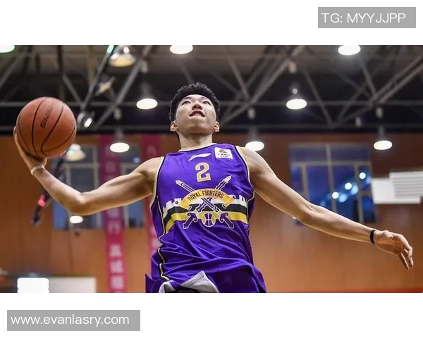 全明星赛场上的璀璨之星廖三宁展现篮球魅力与激情的精彩瞬间 全明星赛场上的璀璨之星廖三宁展现篮球魅力与激情的精彩瞬间