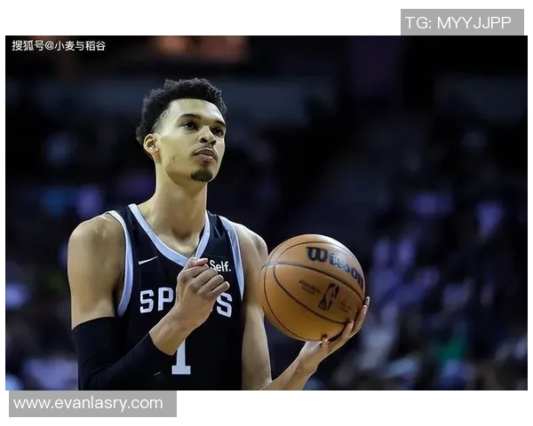 马刺球员畅谈新赛季夺冠展望,信心满满再度出发 马刺球员畅谈新赛季夺冠展望,信心满满再度出发